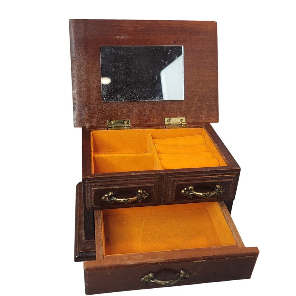 Small wood jewelry box